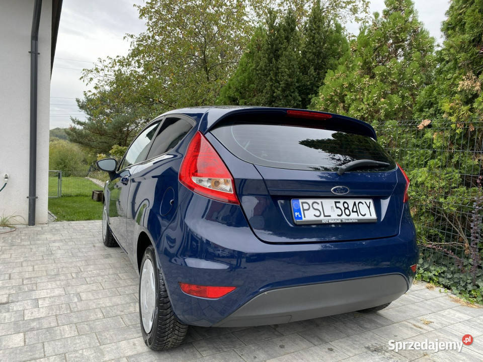 Ford Fiesta nowa Niski oryginalny przebieg Mk7 granatowy sprzedam
