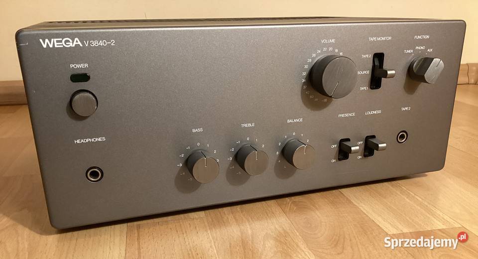 Wzmacniacz WEGA V 38402 SPRAWNY wzgl do