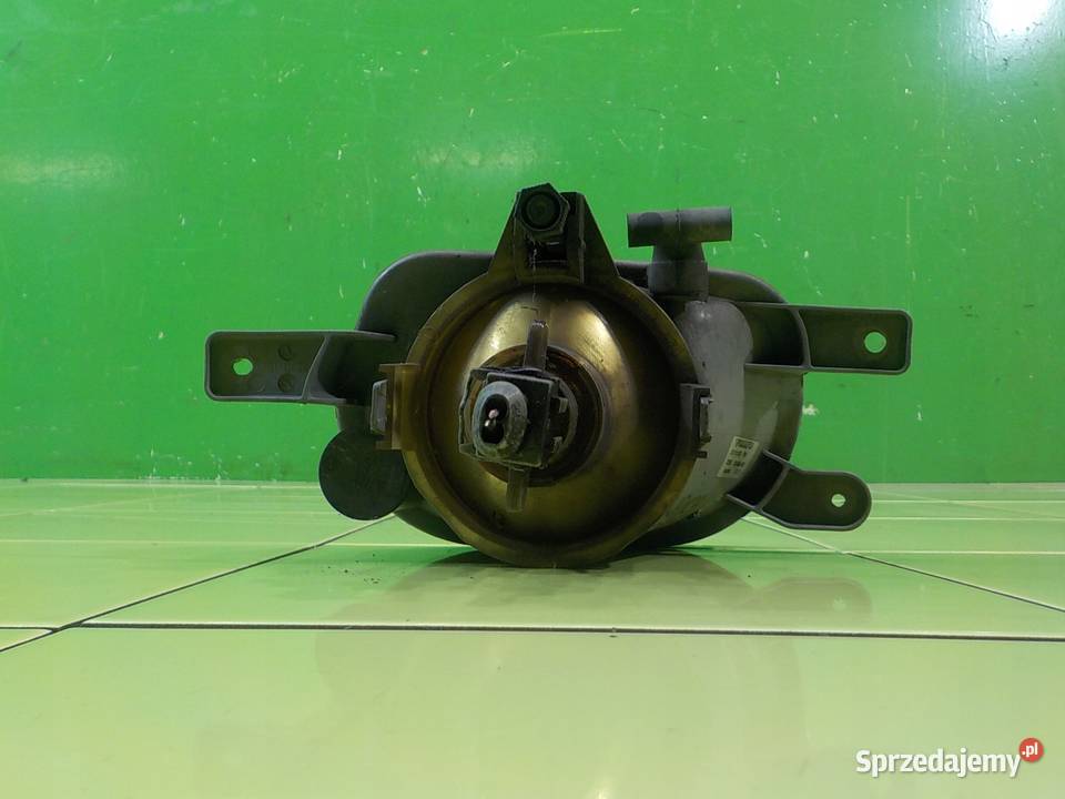 VOLVO XC90 I LIFT 24 D5 AUT 08r halogen prawy Suków