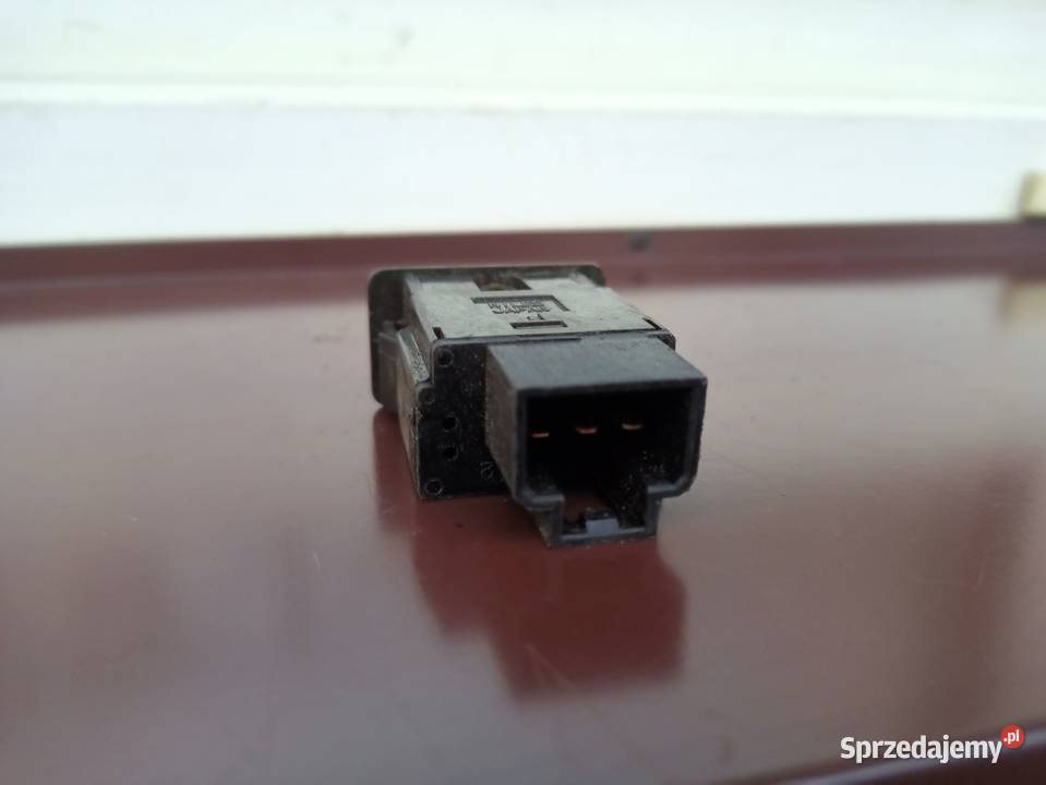 Nissan Micra K10 przycisk tylnej wycieraczki Wyposażenie wnętrza łódzkie sprzedam