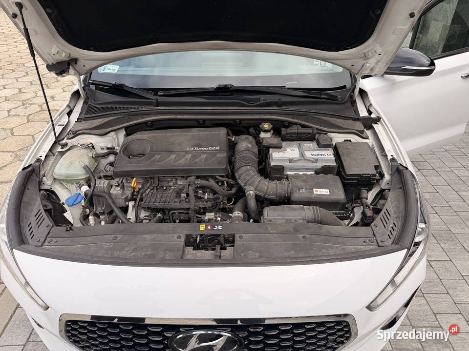 Hyundai i30 Premium 14 TGDI 140 światła LED