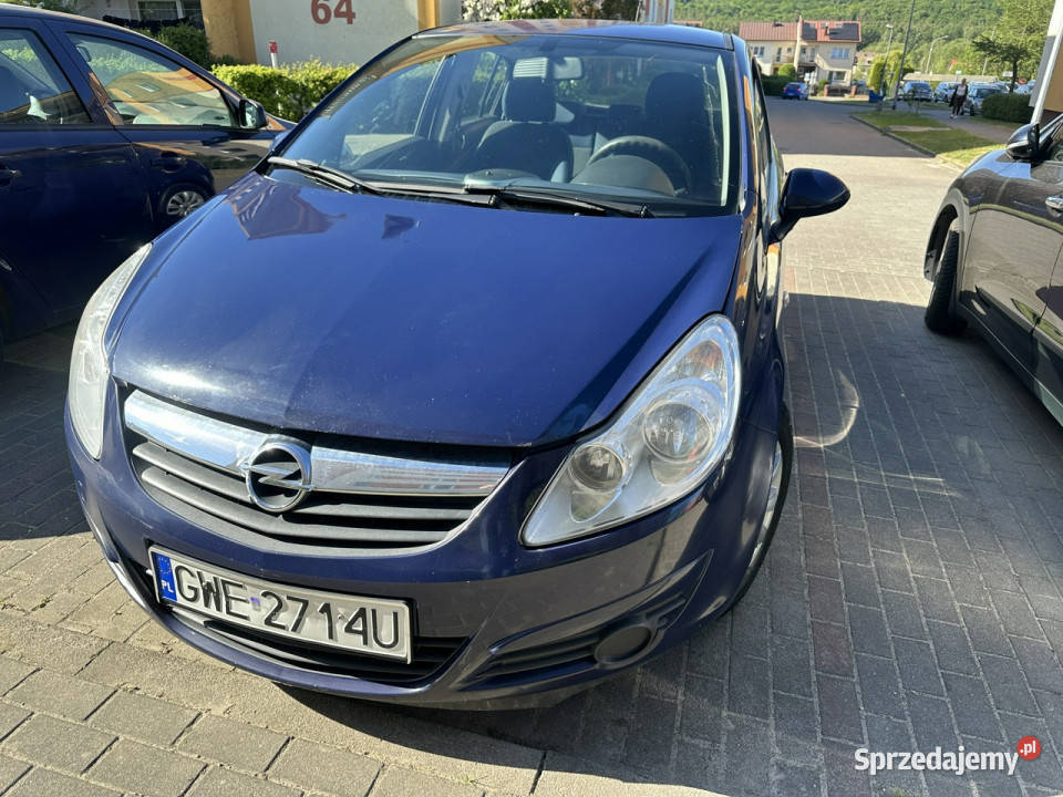 Opel Corsa 5 drzwi opłaty na klimatyzacja mrozi 384000km