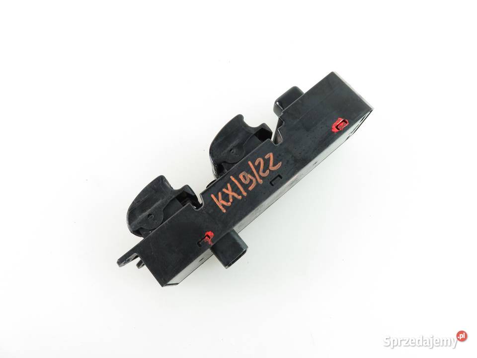 PANEL SZYB MITSUBISHI COLT VI 8608A177