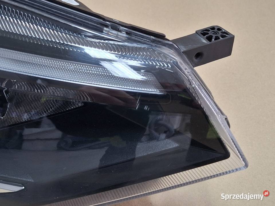 VW TAIGO REFLEKTOR PRAWY FULL LED LAMPA PRAWA Bieleń