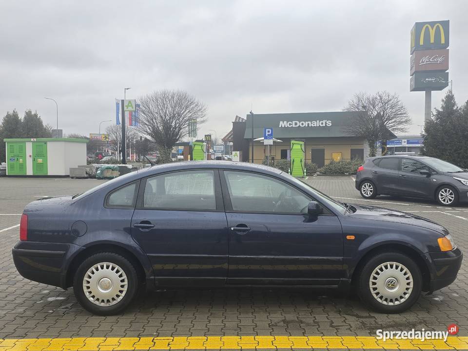 DOINWESTOWANY Passat 19 TDI 110 Zwykła Pompa manualna Samochody osobowe Mińsk Mazowiecki