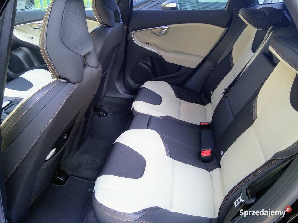 Volvo V40CC 4x4 T4 Momentum Polestar I