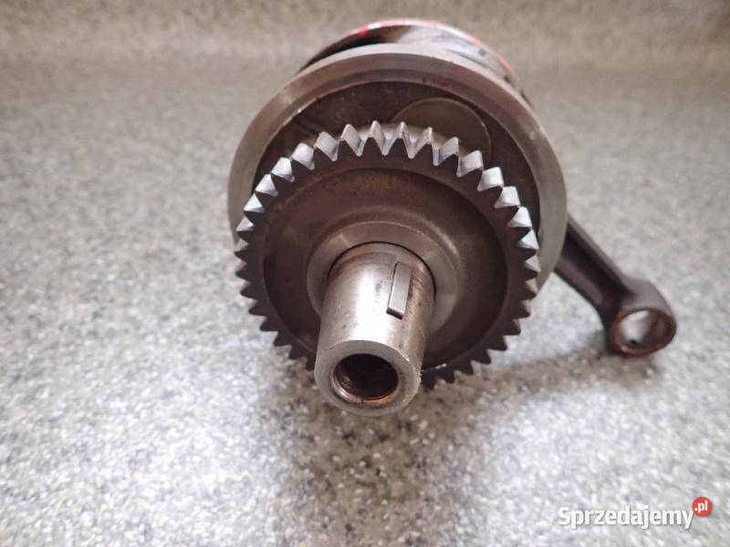 WAŁ KORBOWY Z LUZEM NA KORBIE HONDA XL 250 84R