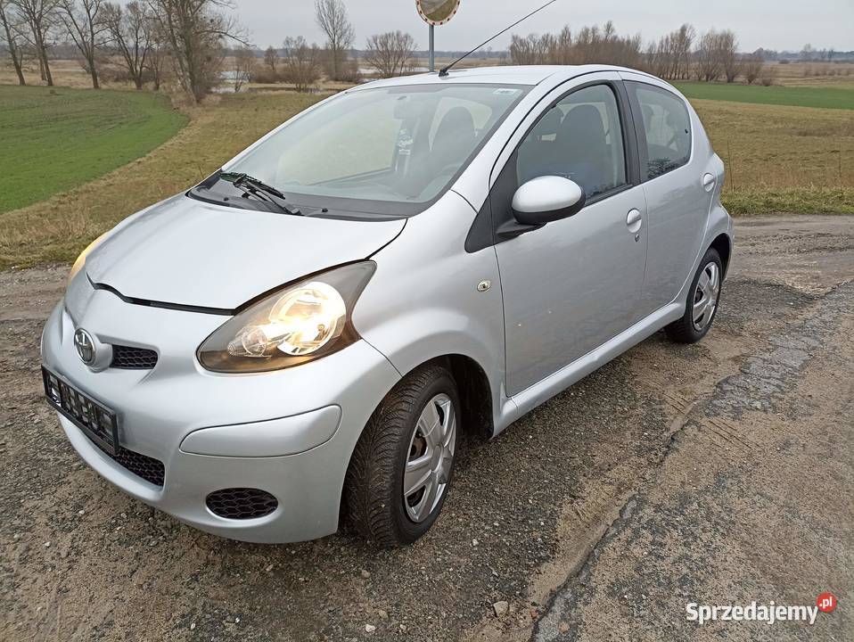 Toyota Aygo 10 benzyna 2010r sprowadzony gniazdo SD Słupca