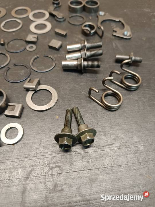 Sprężyna bolec śruba podkładka seger skrzynia Gołaczewy