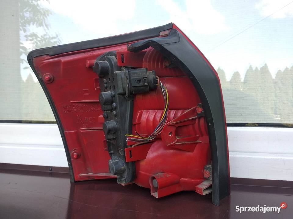 Audi A4 B6 kombi Avant lampa tył tylna prawa łódzkie Sieradz