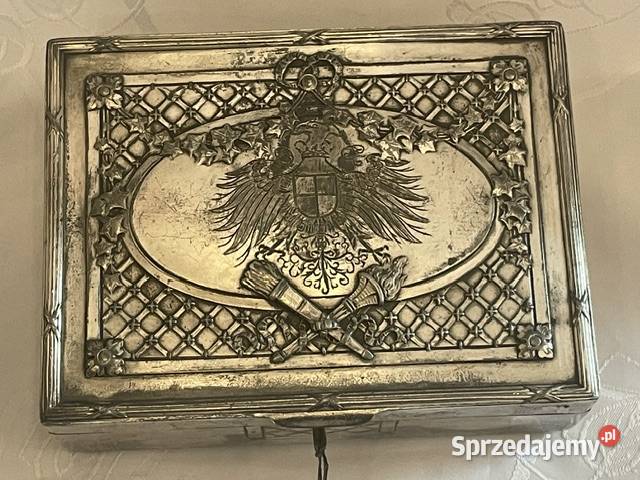 Posrebrzana kasetka z herbem Prus małopolskie