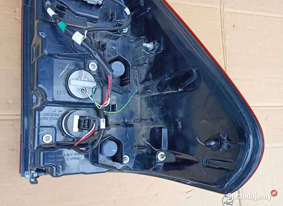 Toyota Hilux VIII Lift Led lampa tylna lewa lewe wielkopolskie Przeźmierowo