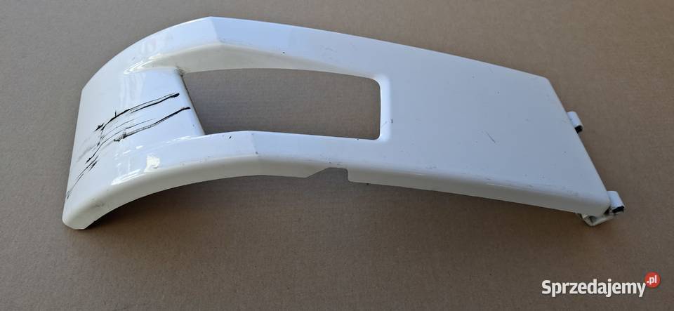 RENAULT GAMA T KRATKA RAMKA HALOGENU PRAWA Bieleń