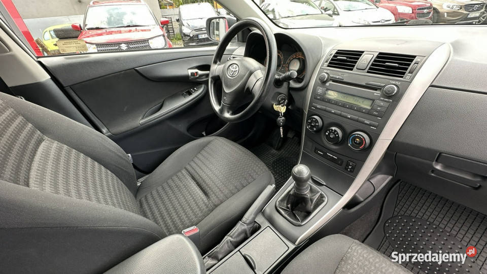 Toyota Corolla Benzyna Zarejestrowany sprzedam