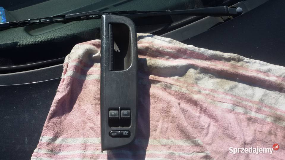 Panel sterowania szybami VW PASSAT B5 FL Rok produkcji 2004 Elbląg