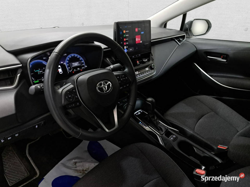 Toyota Corolla Seria E16 2012 Komorniki sprzedam