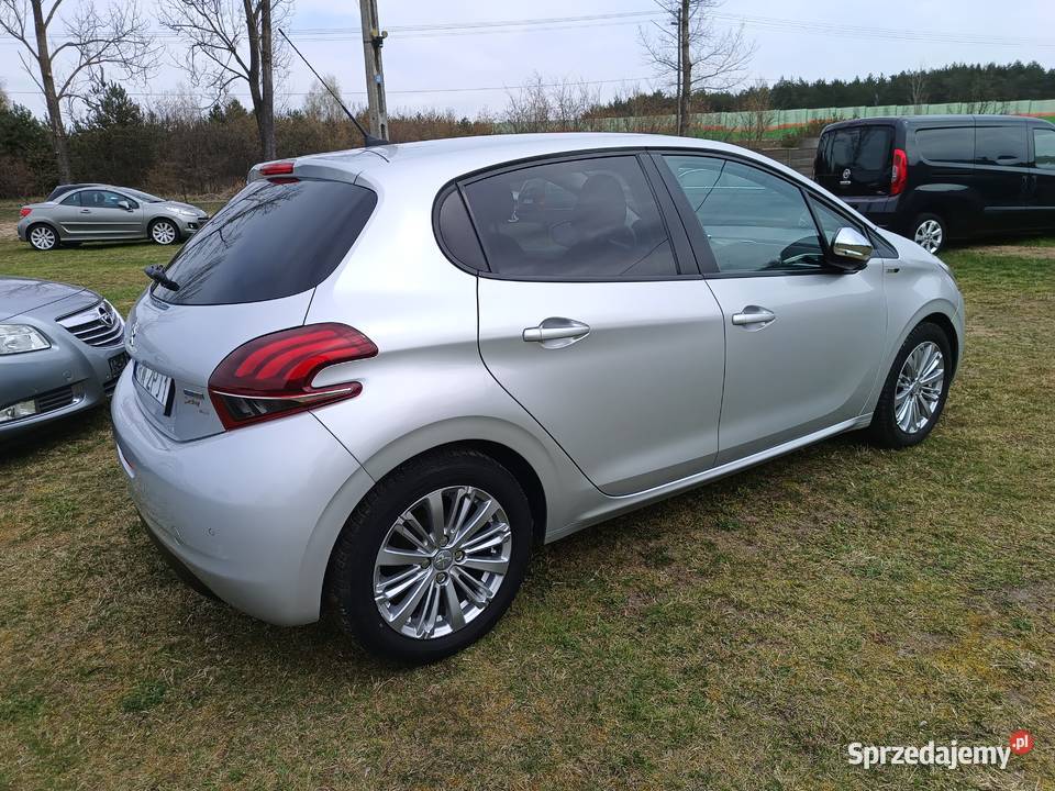 Peugeot 208 12 benzyna 81KM Podkonice Miejskie