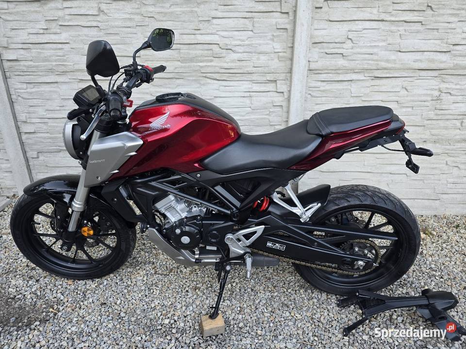 Honda cb125r PIĘKNA czterosuwowy Honda dolnośląskie Sobótka