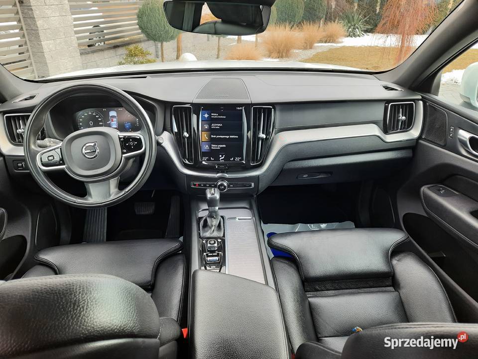 VOLVO XC60 20D 163 2019r INSCRIPTION światła do jazdy dziennej Kleszczów