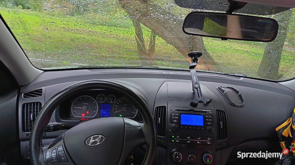 spszedam auto srebrny