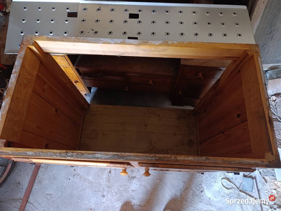 Szafka drewniana z litego drewna sosnowego Chmielnik