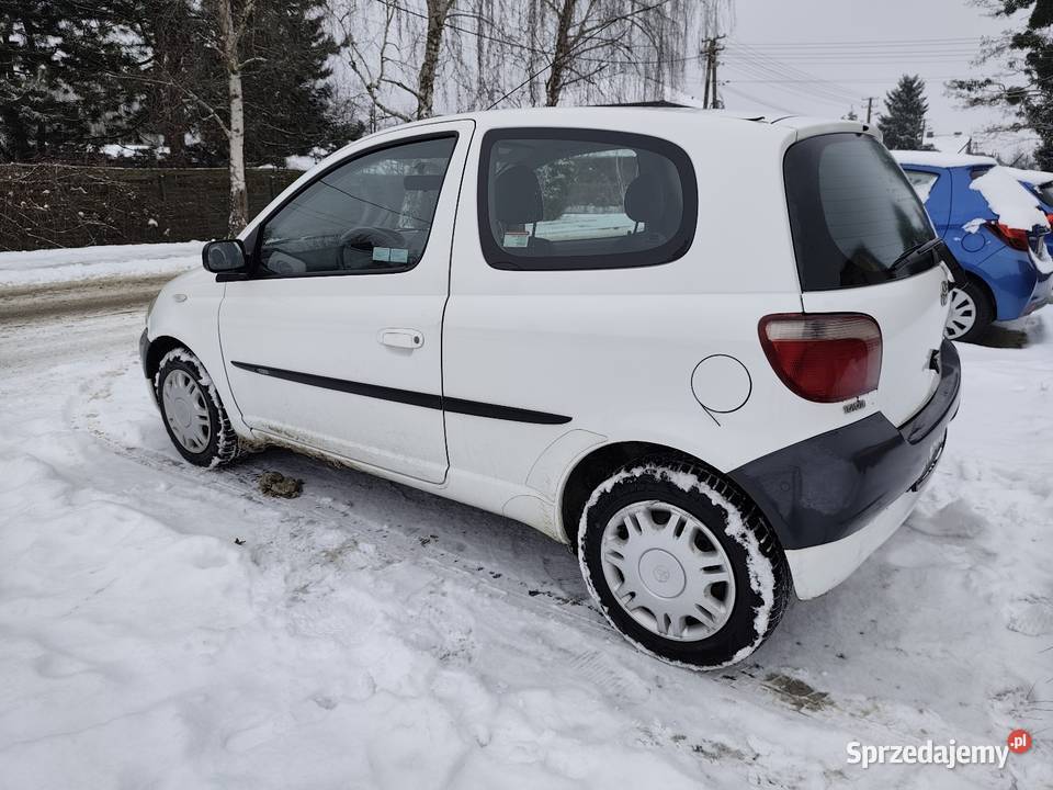 Toyota Yaris 10 68 2002r Polski Salon Rok produkcji 2002 sprzedam