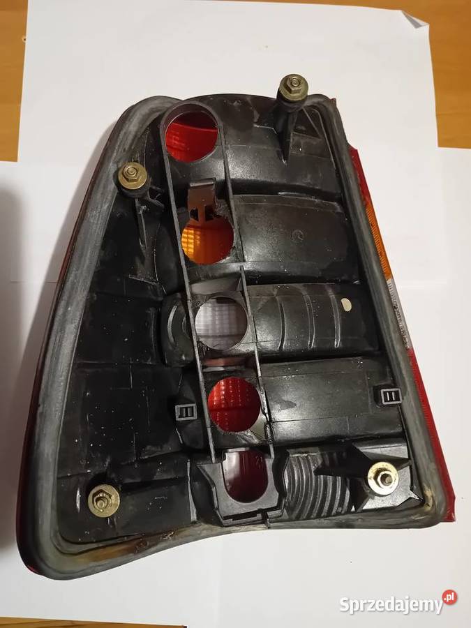 Lampa lampy tył tylne Mercedes W124 combi kombi Dębica sprzedam
