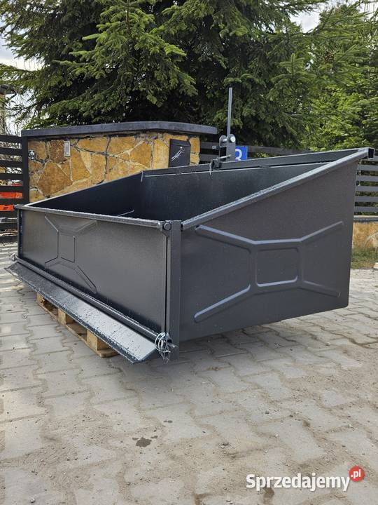 Skrzynia transportowa ładunkowa z mechanicznym