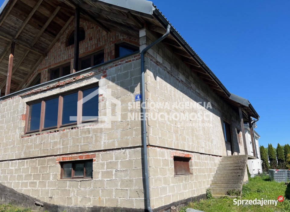 Dom wolnostojący Staniszewo 293m2 dachówka