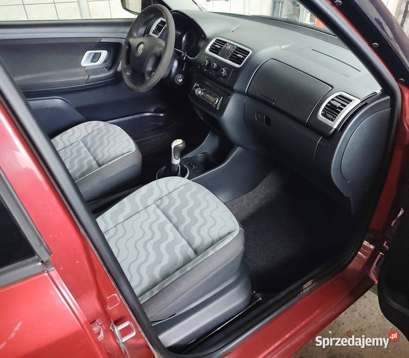 Ładna nie zgnita Skoda Fabia II 12 benzyna z isofix Domaradz