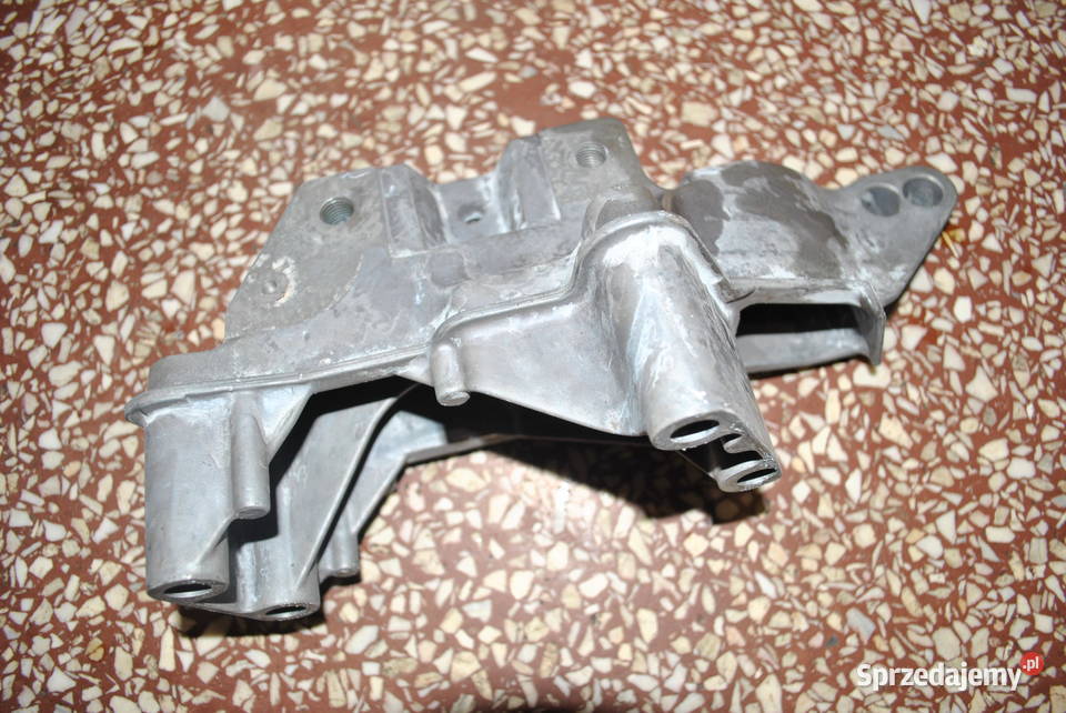 Łapa silnika rozrządzie VW Golf 4 14 16 16v Bora Zawieszenie silnika Poręba