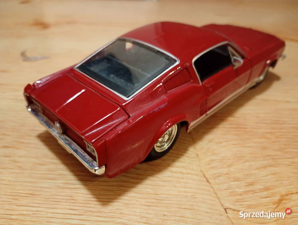 1967 FORD MUSTANG GT FASTBACK Maisto 124 model Warszawa