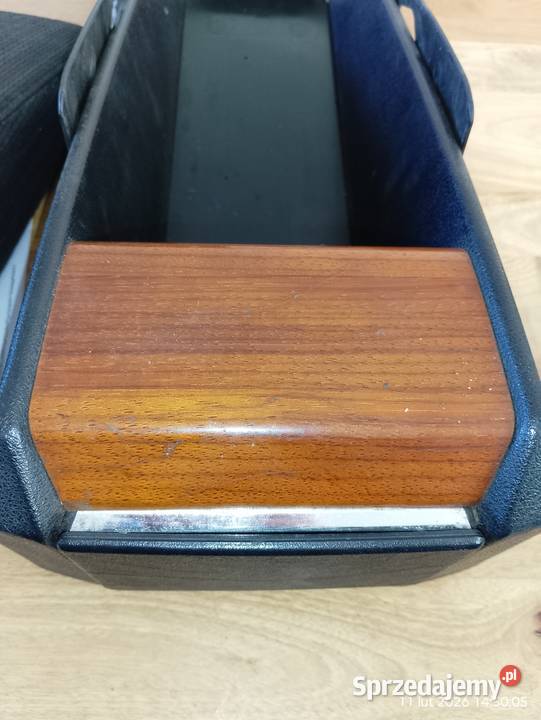 Element centralny tylne kanapy popielniczka c124 sprzedam