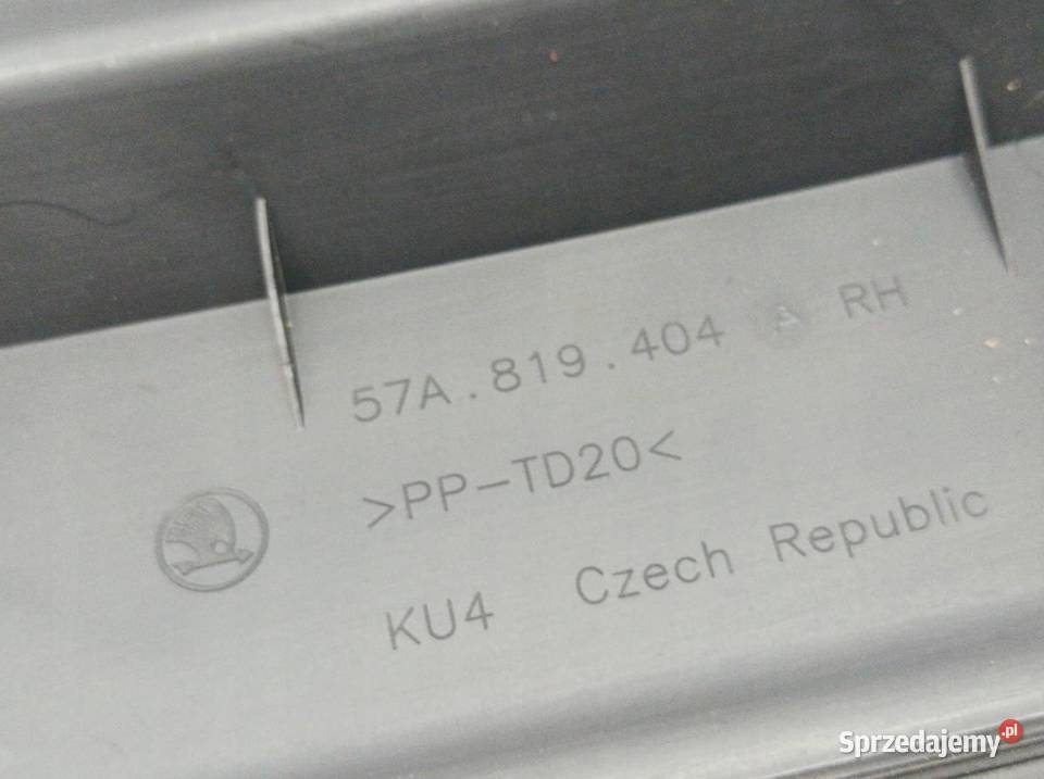PODSZYBIE PLASTIKOWE LEWE PRAWE KPL 57A819404A Rok produkcji 2023 sprzedam