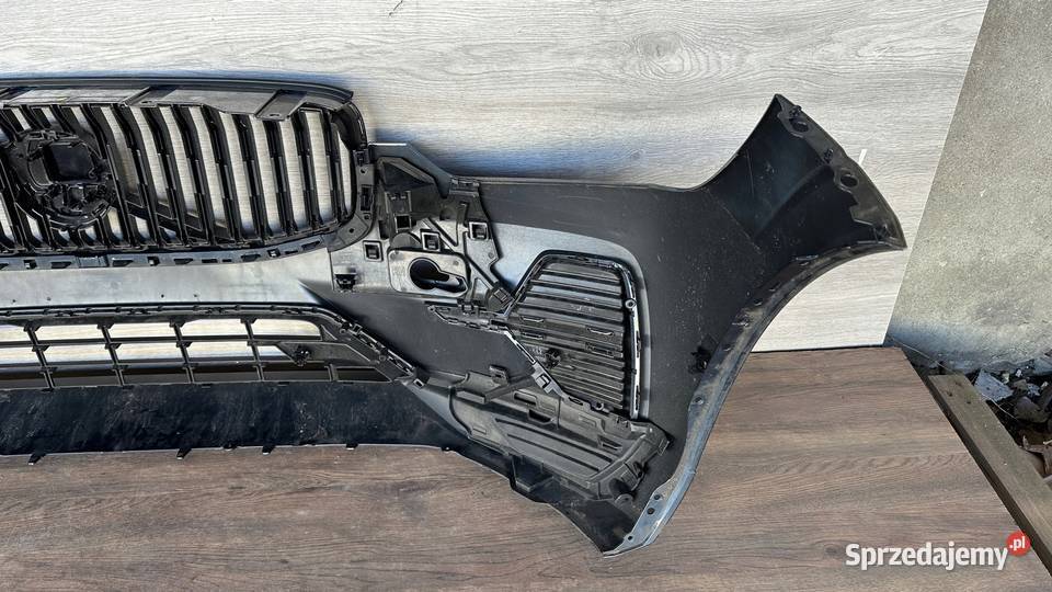 VOLVO XC60 II LIFT ZDERZAK PRZEDNI Z GRILEM