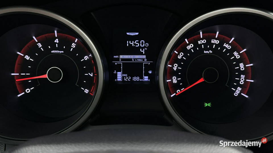 SsangYong Tivoli Benzyna Zarejestrowany 122180km Elbląg sprzedam