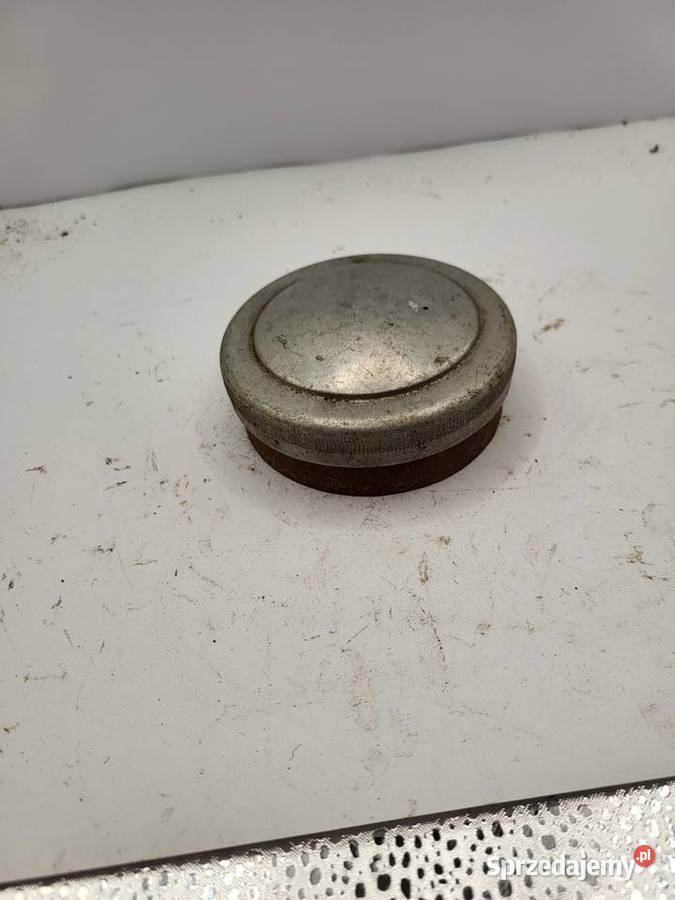 NOWY Z EPOKI WLEW PALIWA KOREK BAKU Korki wlewu