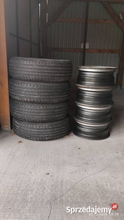 Sprzedam Samochodowe Ostrowy nad Okszą