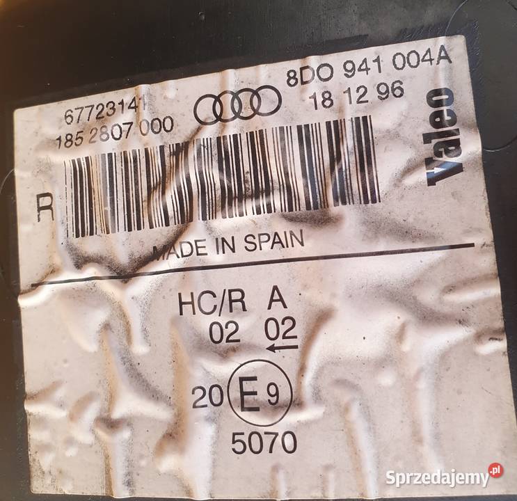 AUDI A4 B5 REFLEKTOR PRAWY ORG 8DO941004A Radom