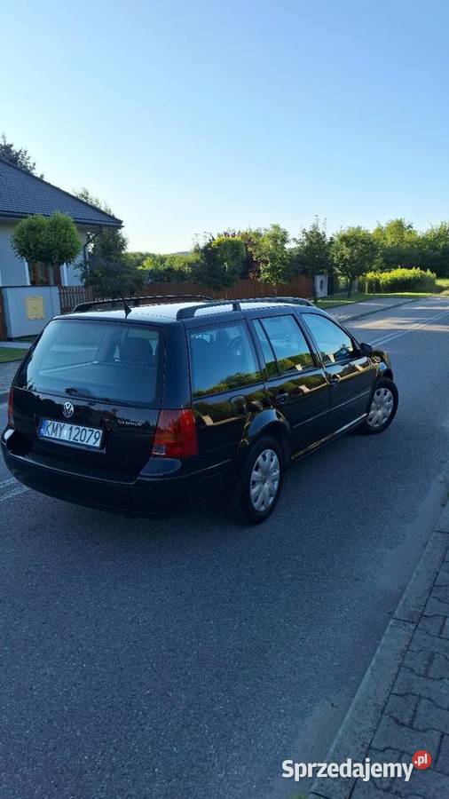 Volkswagen Golf 4 16 benzyna wersja MP3 Dębica sprzedam