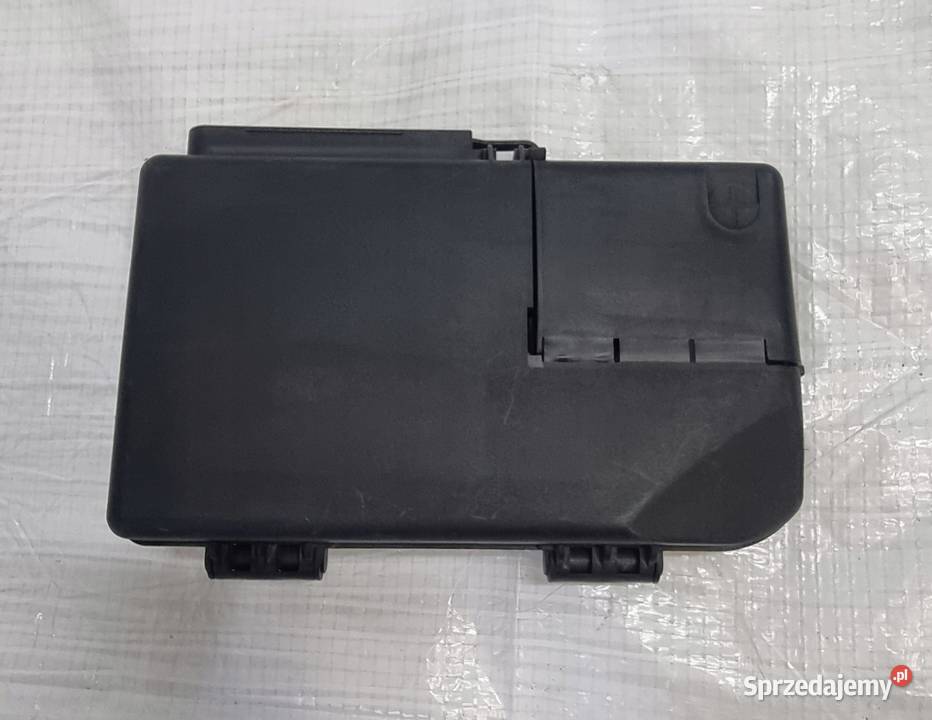 OPEL CORSA D SKRZYNKA KLEMA PLUS 17184331 12 osobowe
