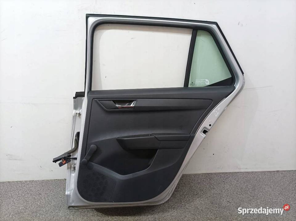 DRZWI PRAWE TYŁ 5D HB LA7W Skoda Fabia III 2014 Motoryzacja