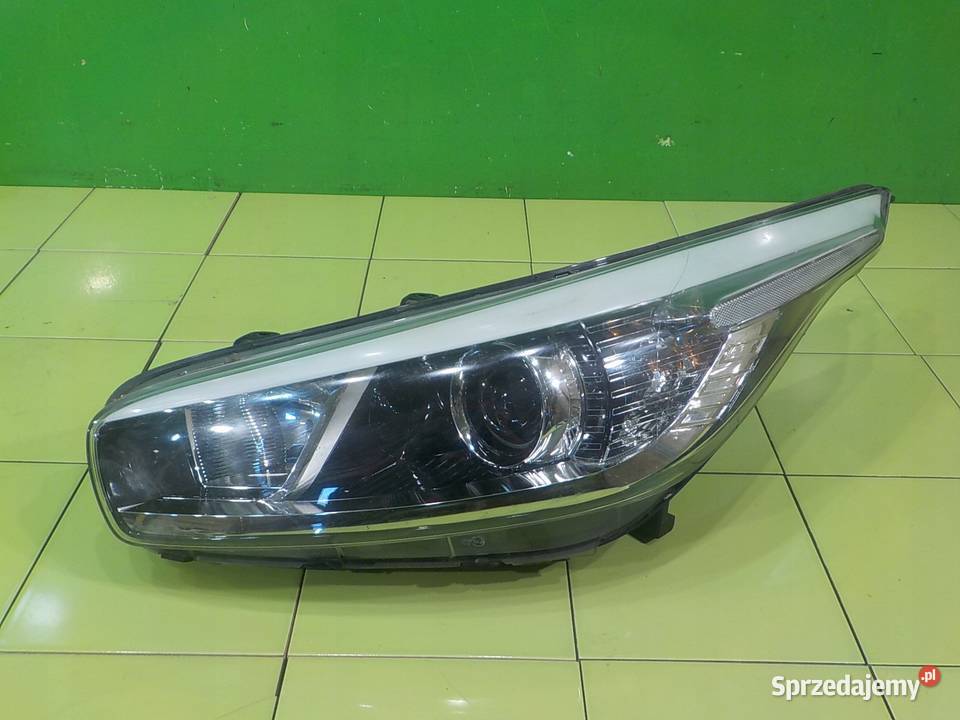 KIA CEED II 16 CRDI 13r HB 5D lampa lewa przod mazowieckie Suków