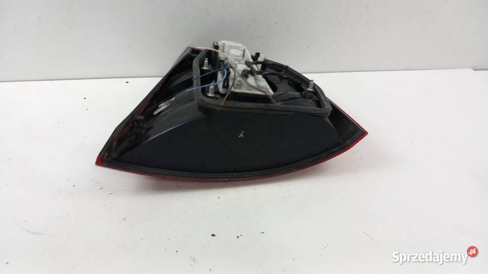 SKODA OCTAVIA II LIFT HB LAMPA TYŁ LEWA Światła stop Zbierkowo