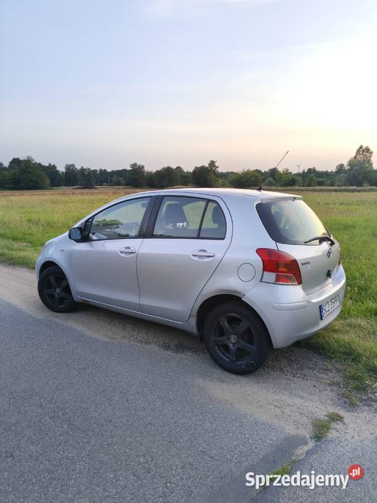 Toyota Yaris 2009 Salon 10 Benzyna 162 5 drzwi 4/5 Yaris Nowa Wieś sprzedam