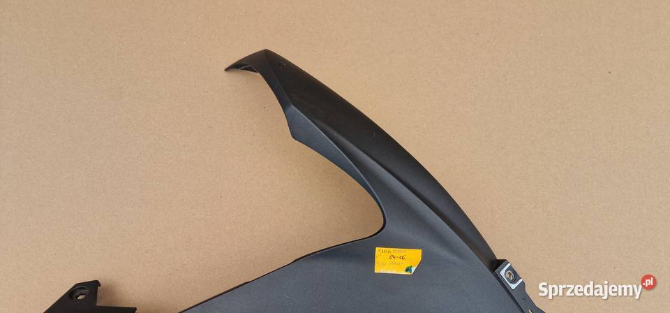 YAMAHA R1 RN12 PŁUG BOCZEK OWIEWKA PRAWA Bieleń