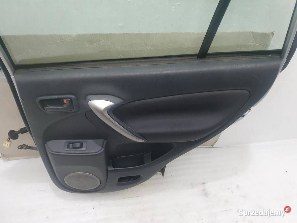 DRZWI PRAWY TYŁ TOYOTA RAV4 9400