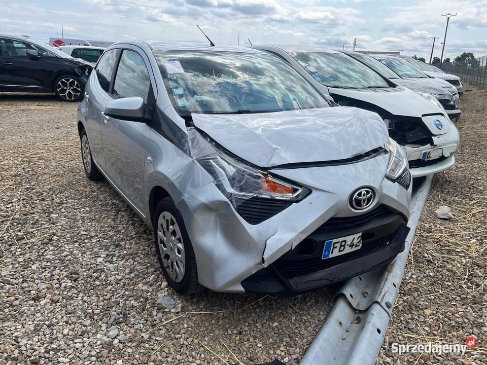 TOYOTA Aygo 10 VVTi 72 XPLAY FB424 Kielce