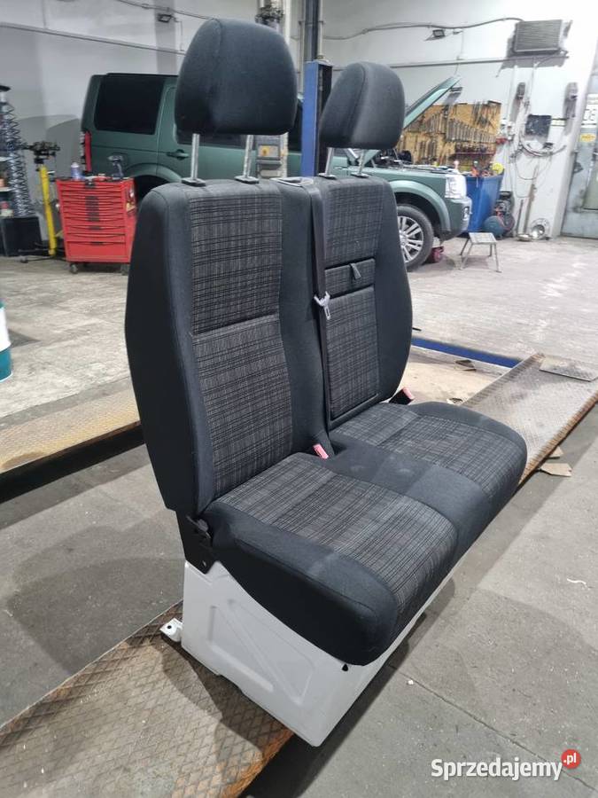 Sprzadam ławkę podwójną do Mercedes Benz Tuszyn