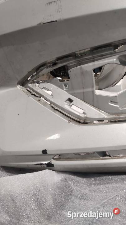 Zderzak przód przedni v60 II 18 lak 726 wielkopolskie Książ Wielkopolski